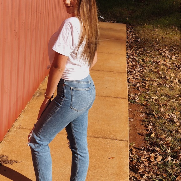 High waisted distressed mom jeans - Picture 3 of 3